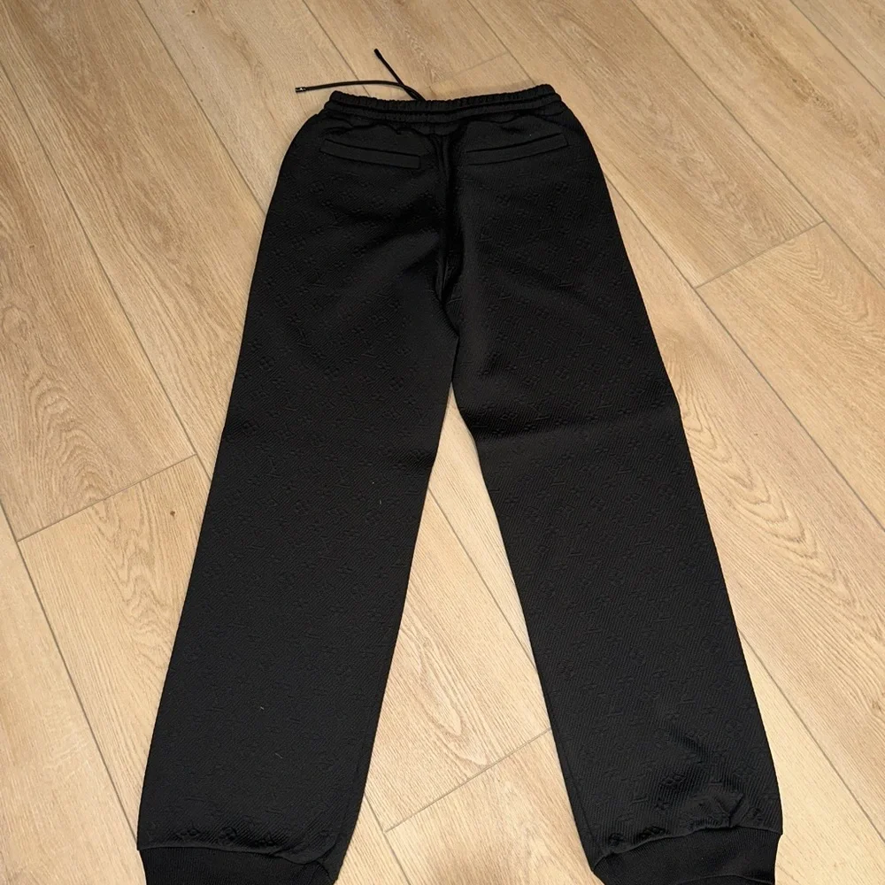 NWOT Louis Vuitton Signature Logo Print Sweat Pants, Limited Edition - Picture 4 of 12